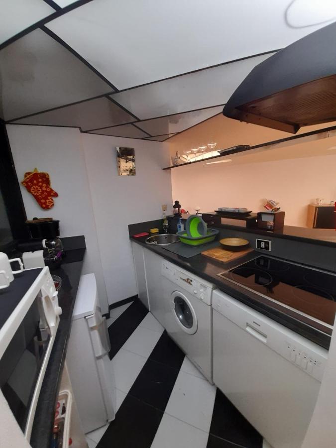Corte Lambruschini Central Apartment With Free Covered Parking Генуа Екстериор снимка